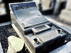 【日光・杉並木墓苑】の一般墓域「Bタイプ」（約4㎡）に建立された、キリスト教のお客様の、洋型（洋風）のオリジナル墓石工事事例